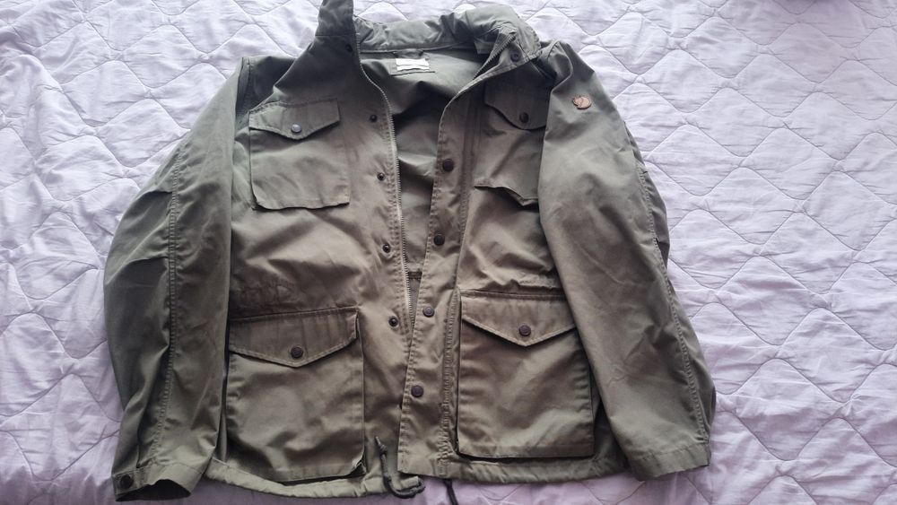 Fjallraven  raven jacket
