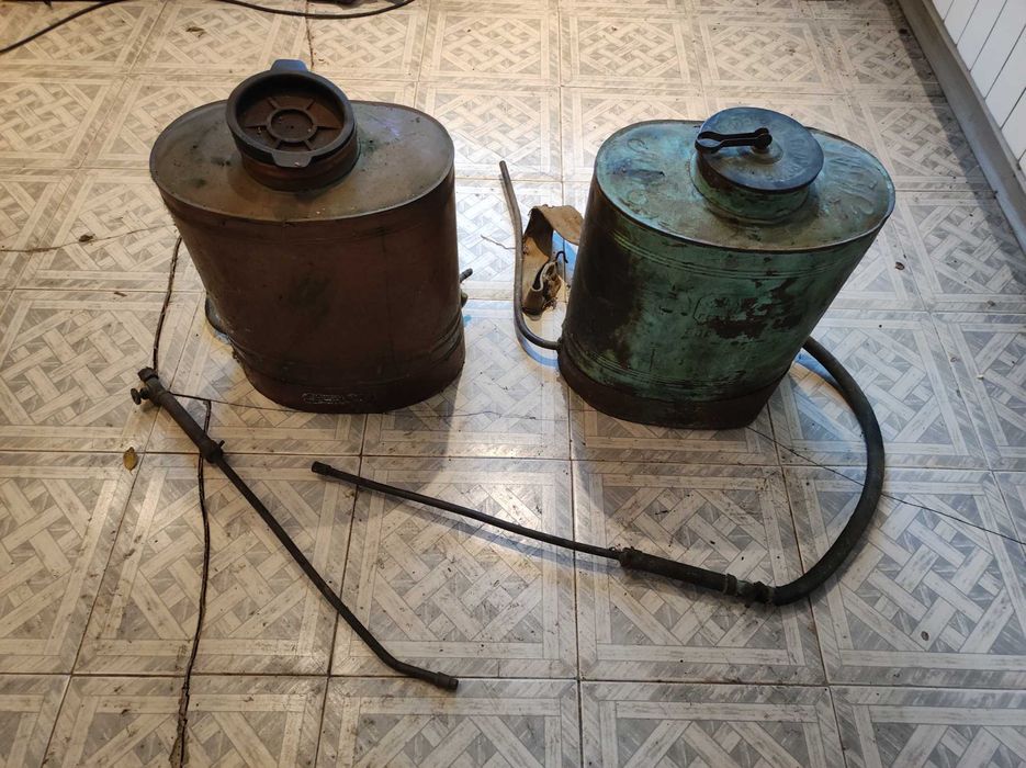 Стари медни пръскачки