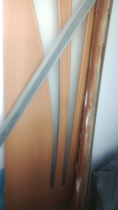 Продам 2 межкомнатные двери.2000