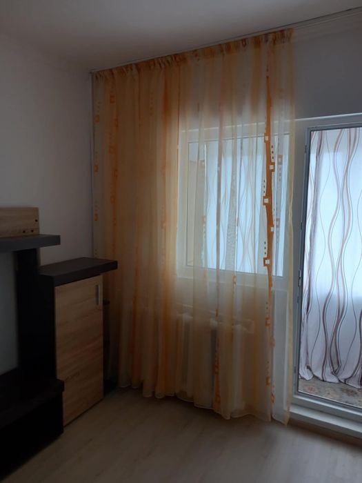 Vând garsoniera conf1