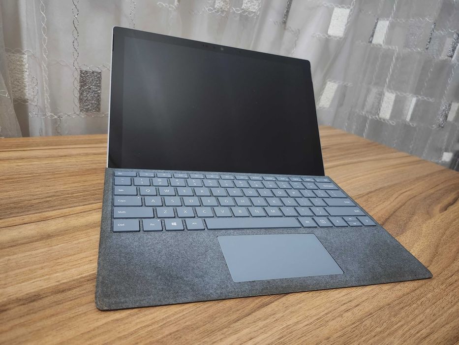 Microsoft Surface Pro 7