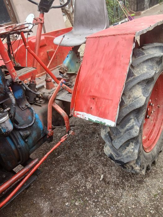 Tractor 35 cai intr-un piston