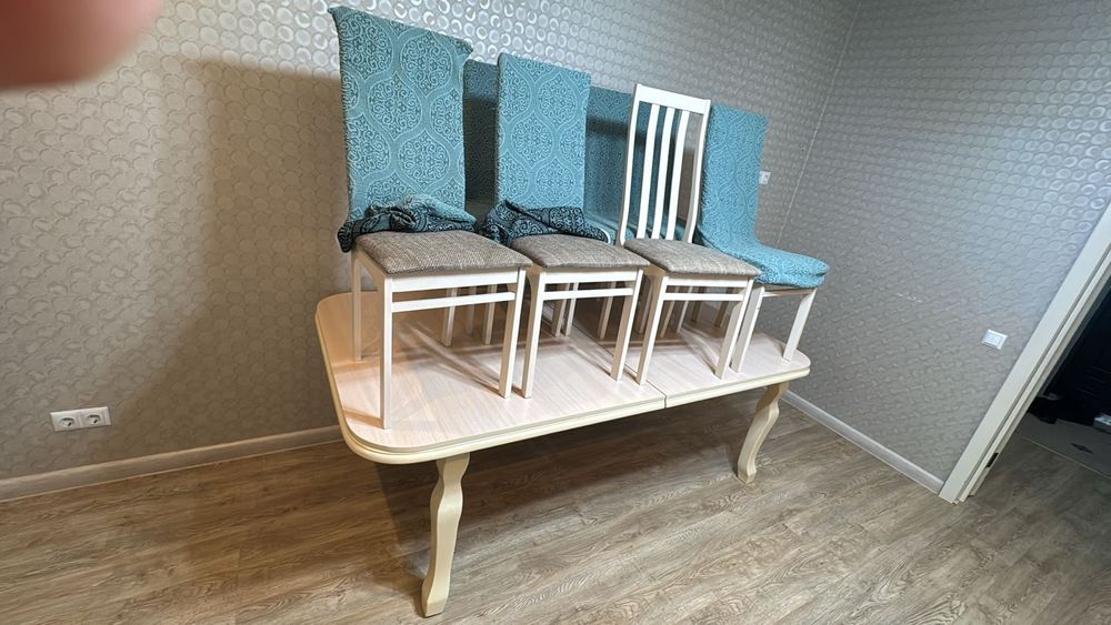 Стол обеденный большой