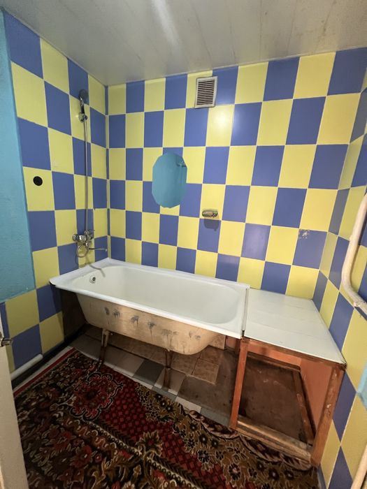 Срочно продаю 1комнатная квартира Юнусабад 18-кв. Галерейка 40м2