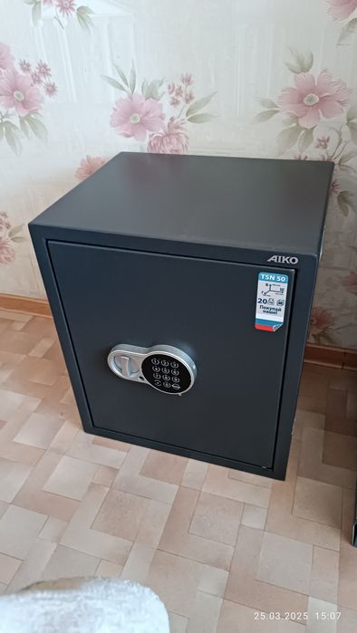Продам сейф для документов