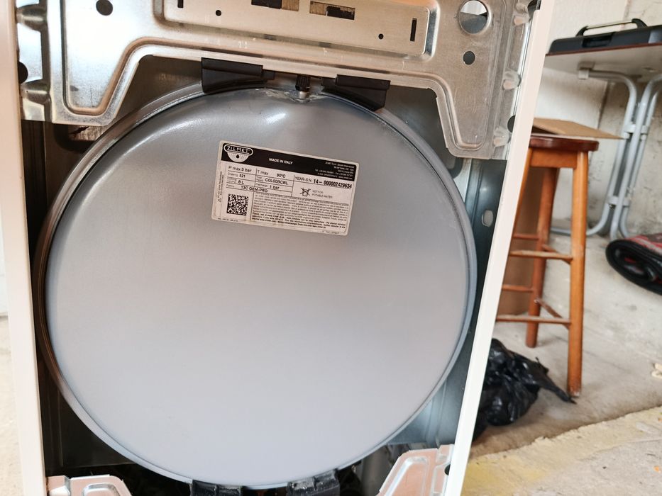 Dezmembrez centrala Ariston Clas Evo-pompa defecta