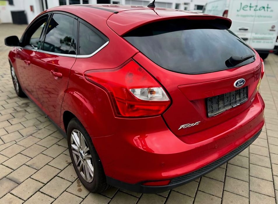 Ford focus benzina 1000 c.c  125 c.p