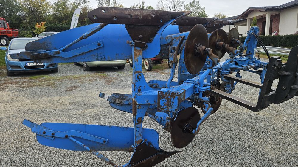 Plug reversibil LEMKEN cu 3 brazdare