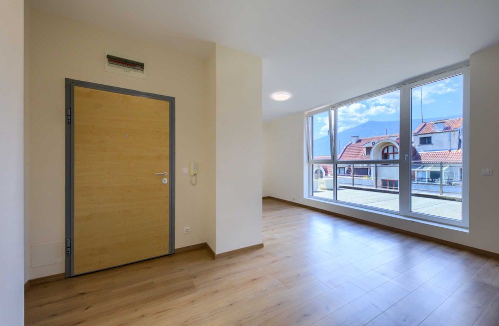 Продава се Тристаен апартамент в София, Манастирски ливади - 155 кв.м за 1096 €/кв.м - Снимка #1