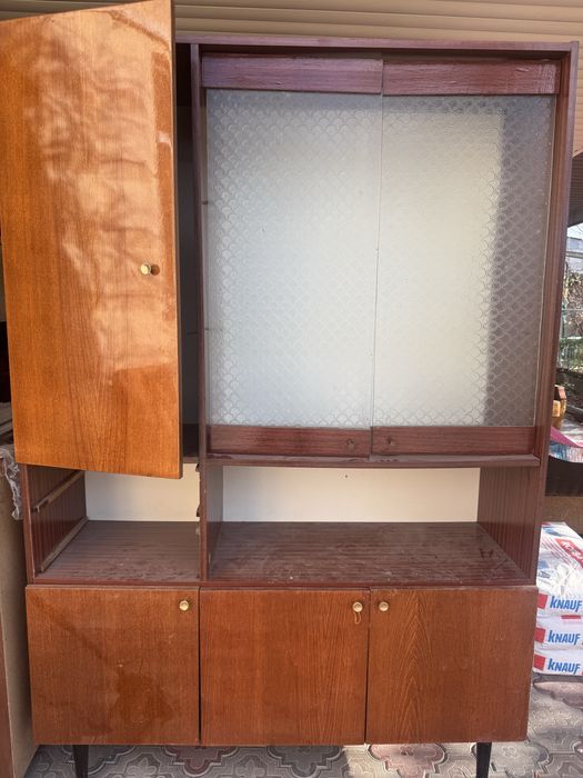 Продаются серванты