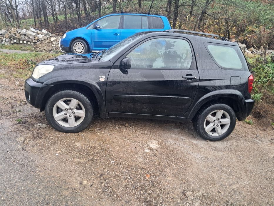 Vand toyota rav 4 an 2005 4x4 3250 euro
