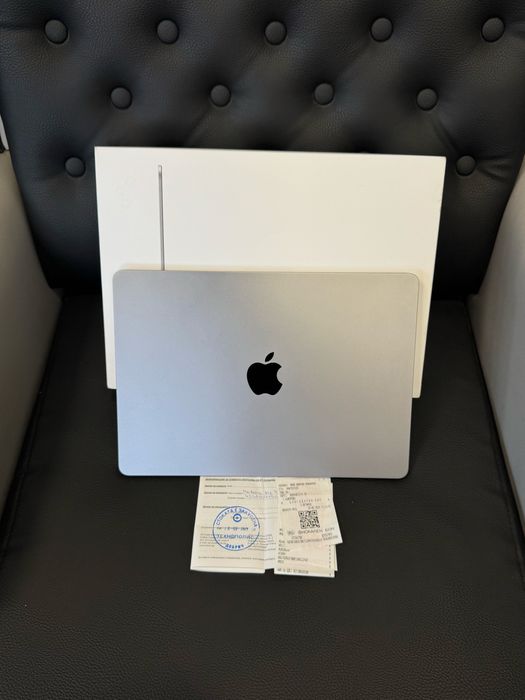 Продавам MacBook AIR M3 2024