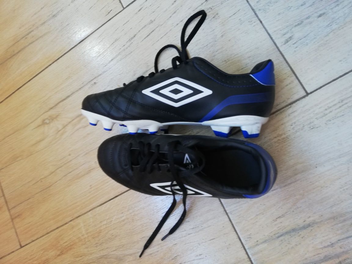 Бутонки Umbro Classico