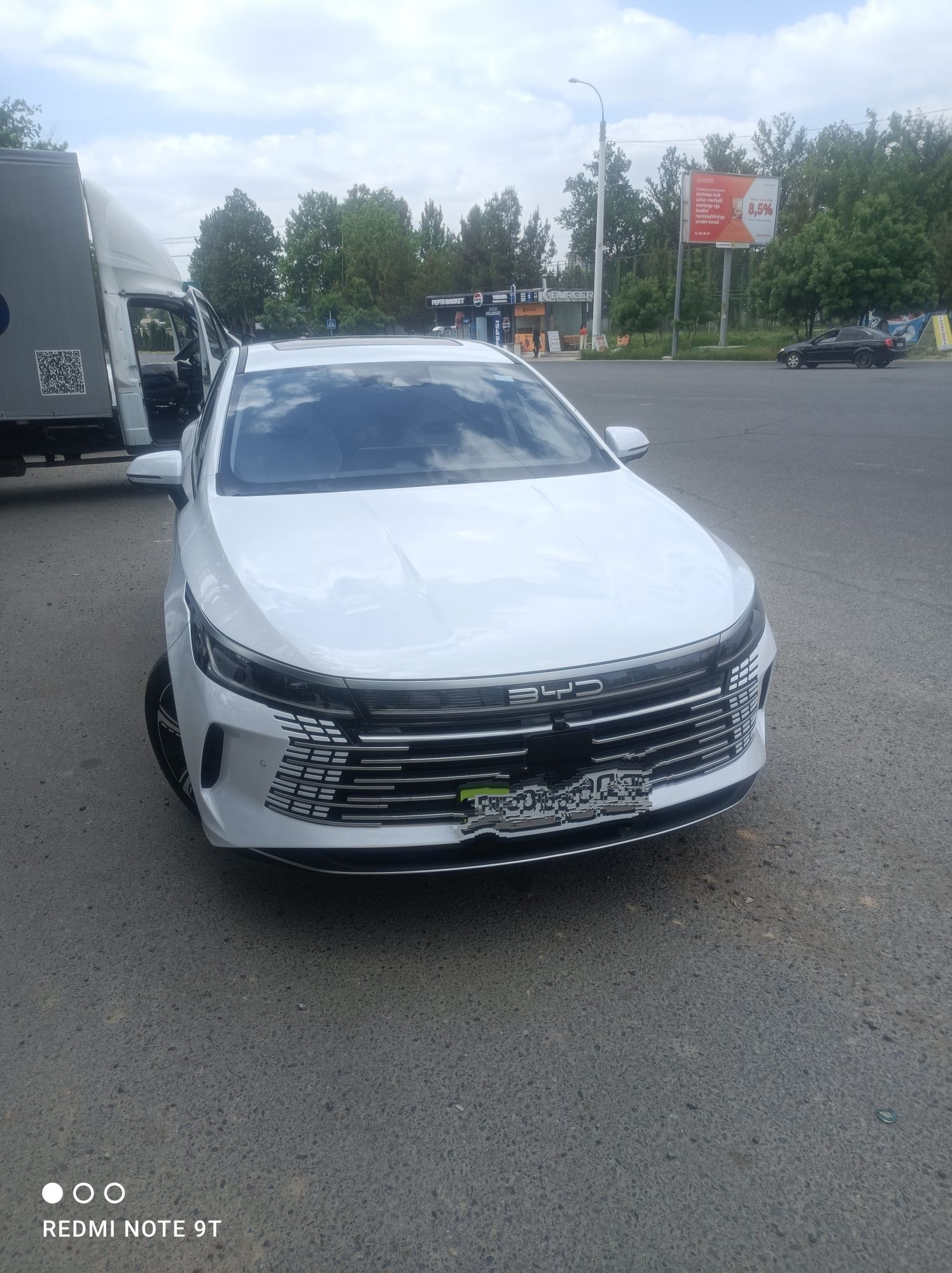 BYD Chazor gibrid sotiladi Srocna 2023 dekabr