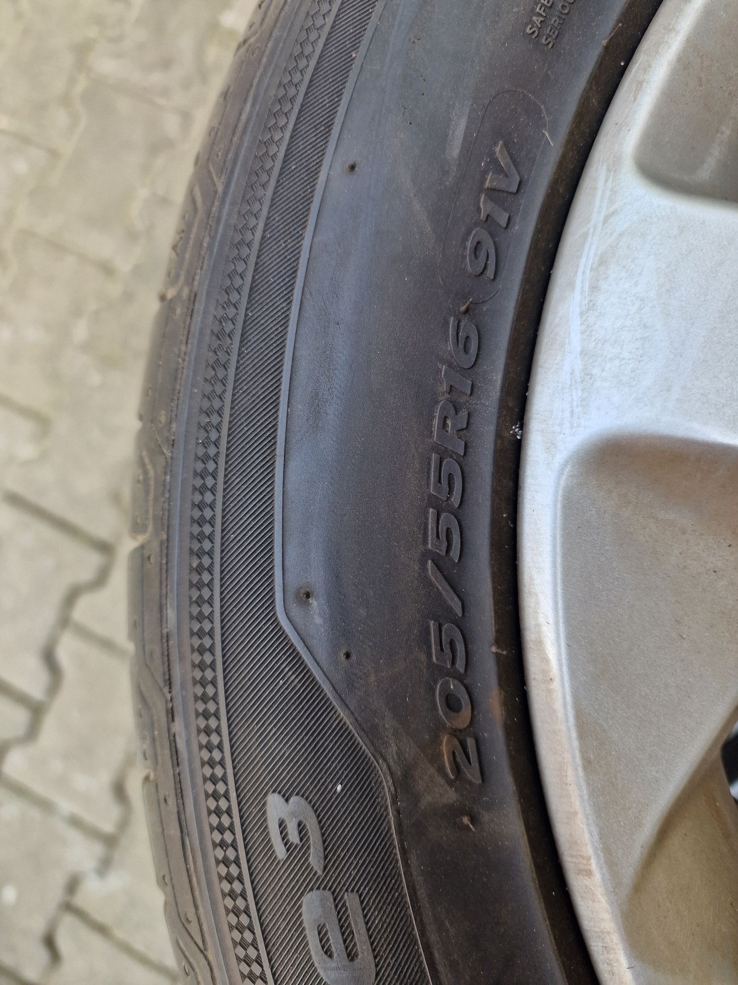 Vand 3 anvelope Hankook vara R16