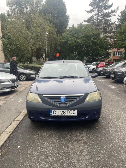Vând Dacia Logan