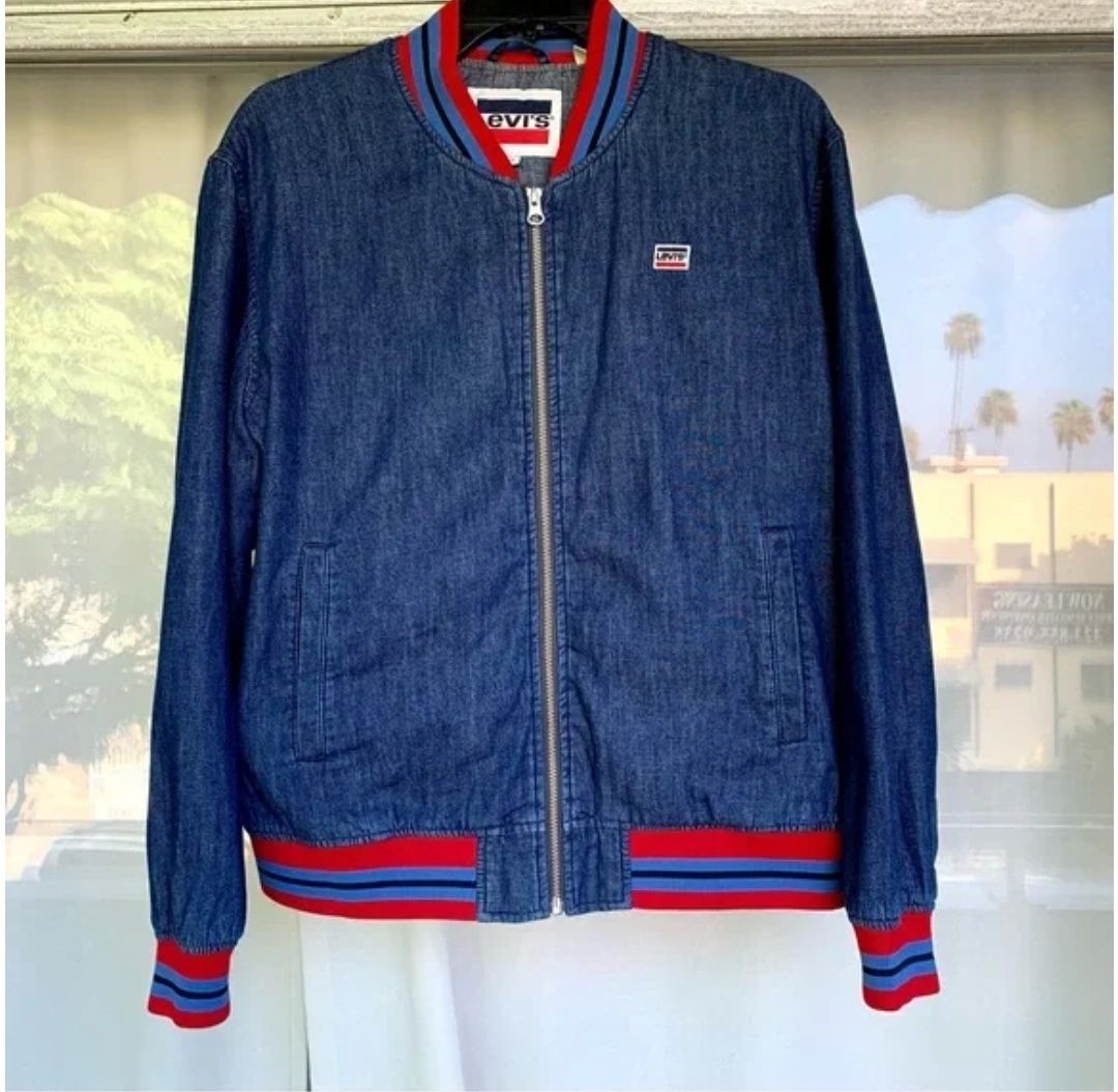 Яке тип bomber Levi's