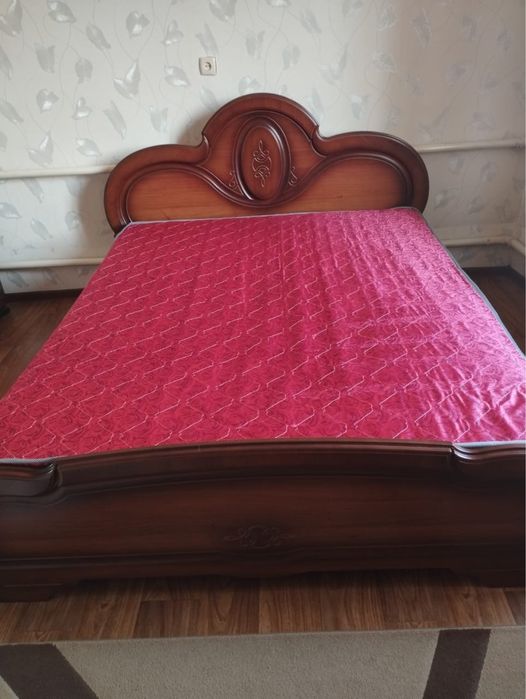 Кровать двуспальная