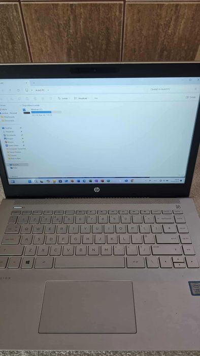 Hp pavilion i5 gen 8 A