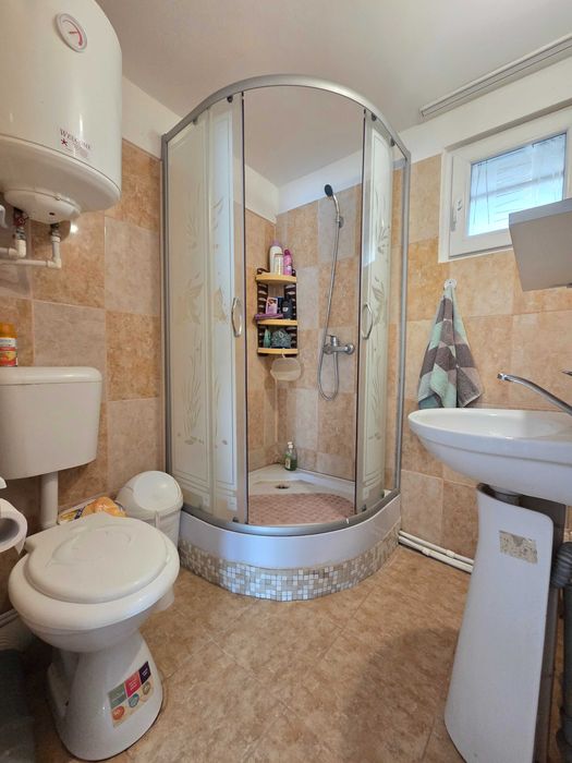 Casa si teren, Sat Crucea de Piatra, com. Calugareni, jud. Giurgiu