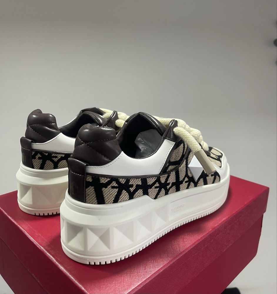 Valentino Garavani One Stud Brown