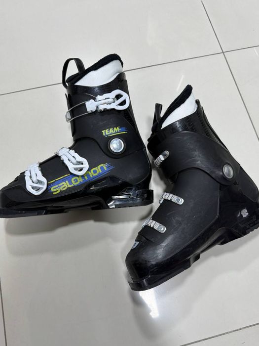 Лыжные ботинки почти как новые