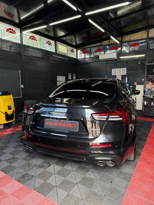 Folie auto Llumar + garanție – montaj profesionist București sector 4