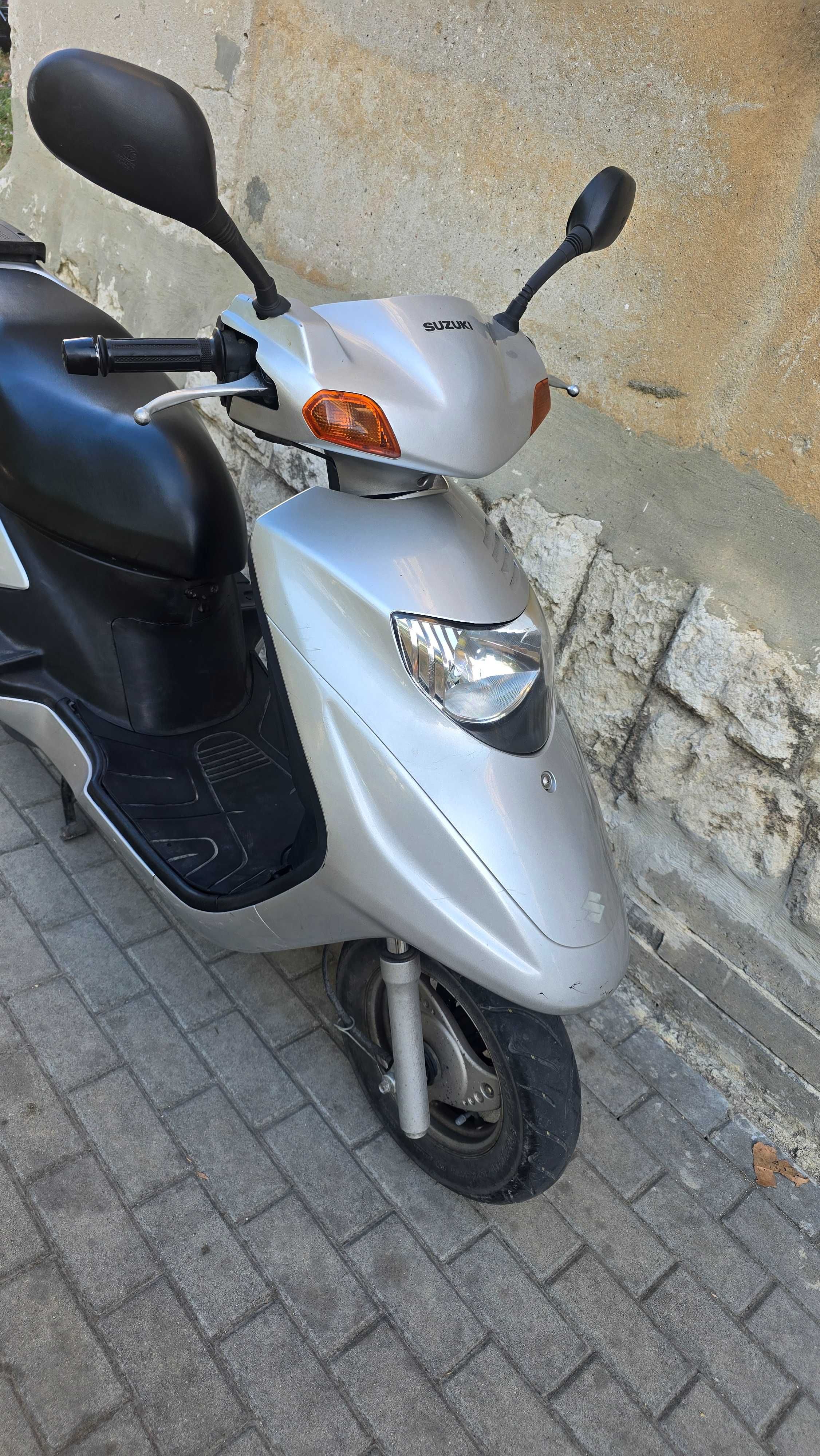 Продавам Сузуки UE125