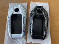 Husa cheie inteligenta cu display BMW, stil carbon, negru/alb
