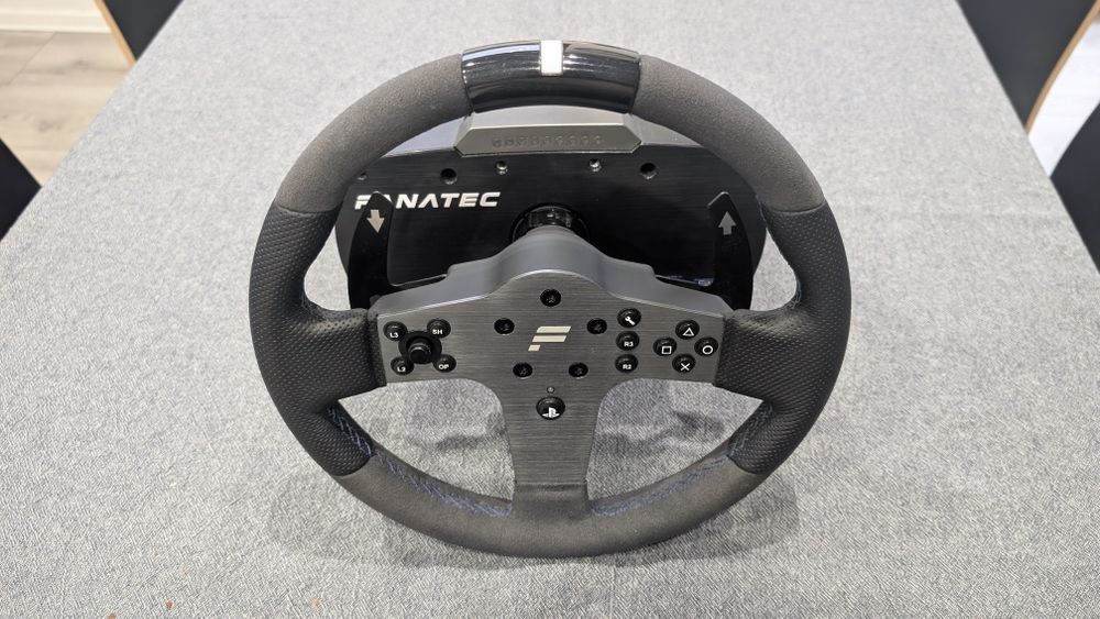 Set Volan + 3 pedale Fanatec CSL Elite