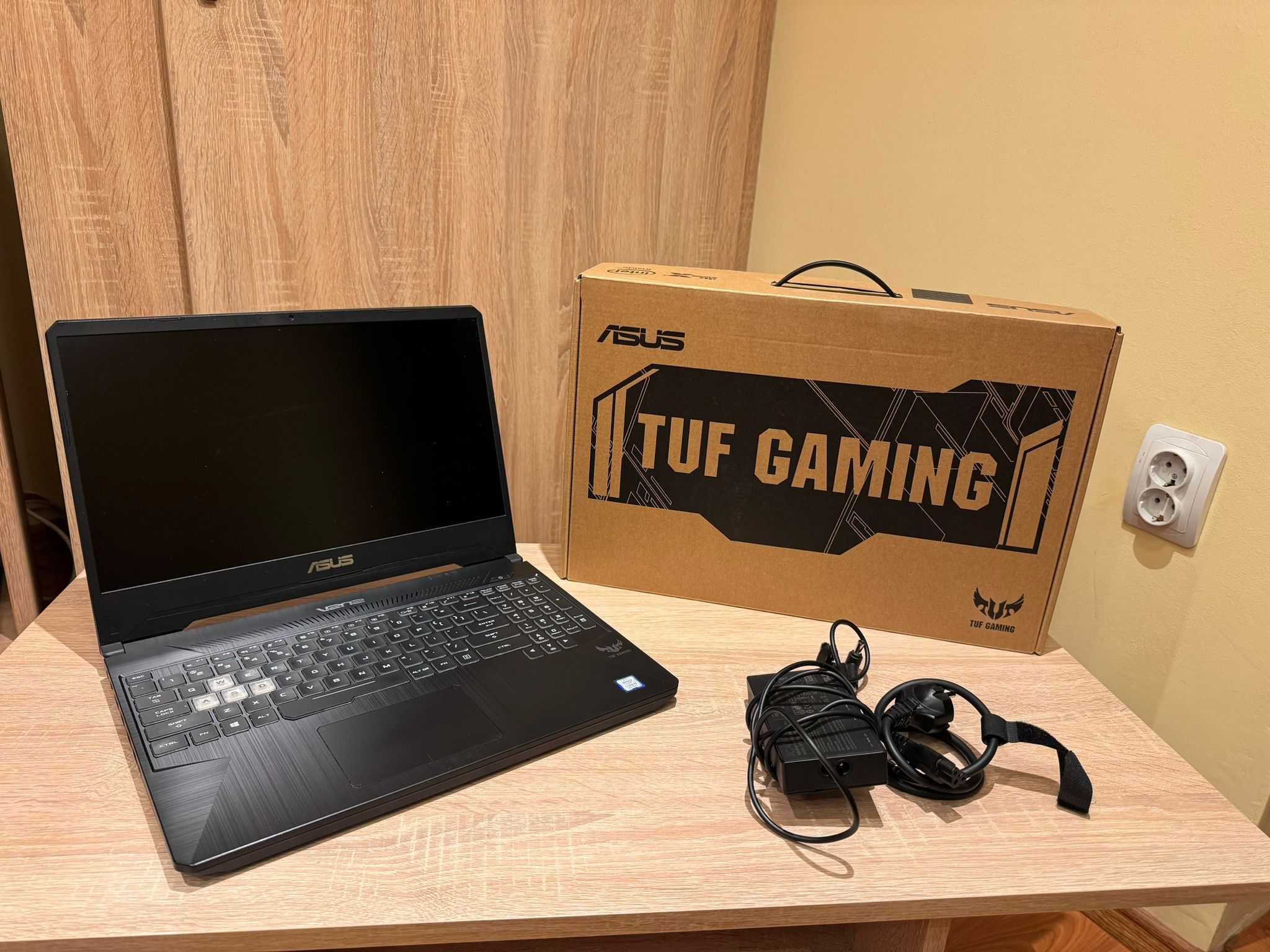 Laptop ASUS TUF FX505GT - i5-9300H/GeForce GTX 1650/16GB RAM/Win10 Pro