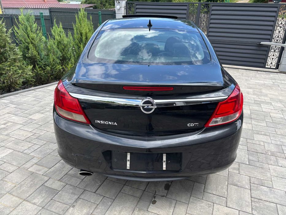 Vand Opel Insignia 2.0CDTI manuala berlina bi-xenon 160cai