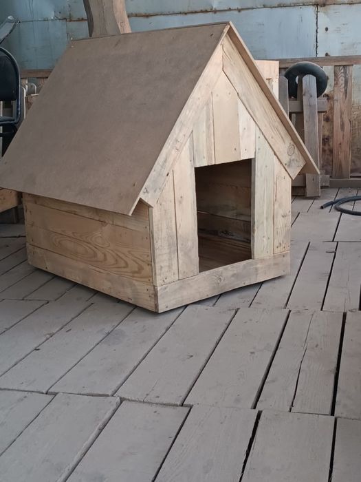 Продам собачью будку