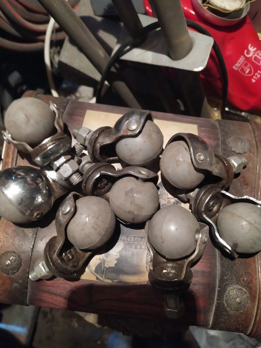 Продам советские роликовые ножки для дивана или кресла.