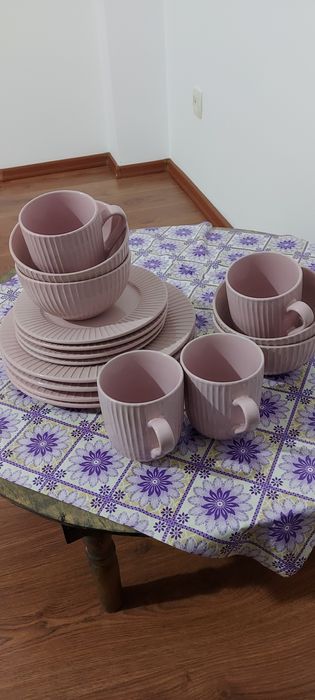 Набор посуды на 4 персоны, 16 предметов