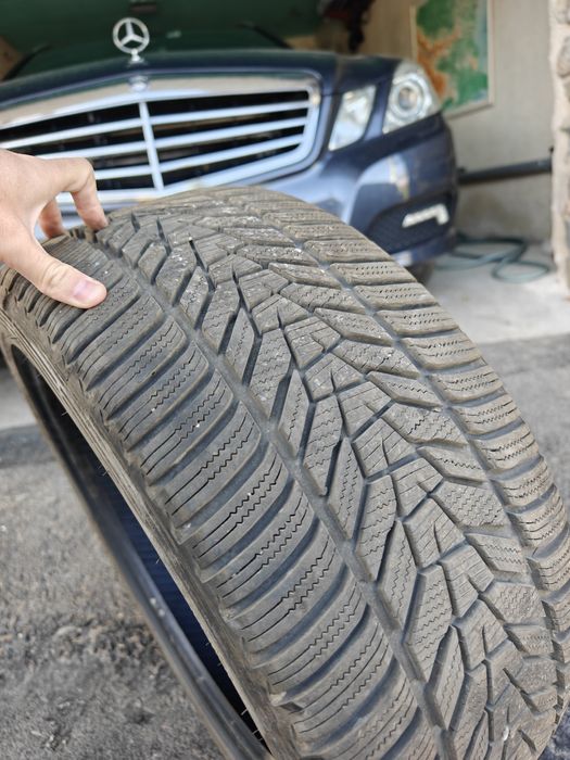 Hankook 245 40 r18 ДОТ 24, като нови