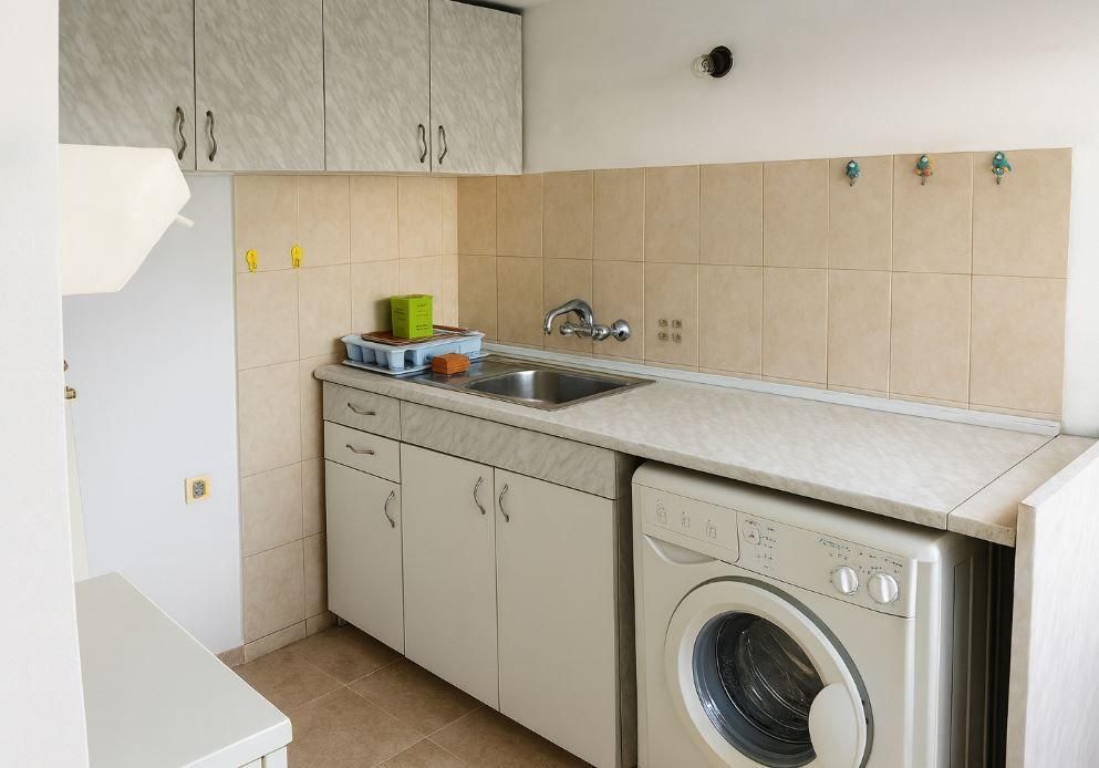 Етаж от къща в района на Христо Ботев!