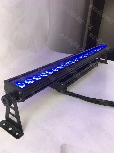 Proiector LED BAR LIGHT RGB 24x10W Control DMX 240W Giga Bar