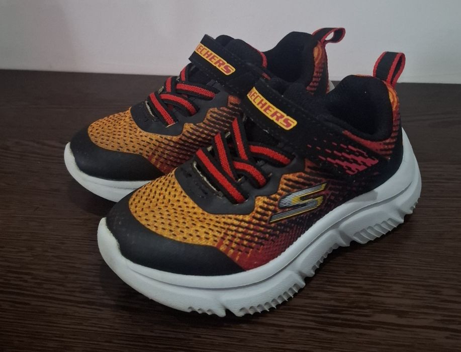 Vand adidasi skechers copii marimea 24