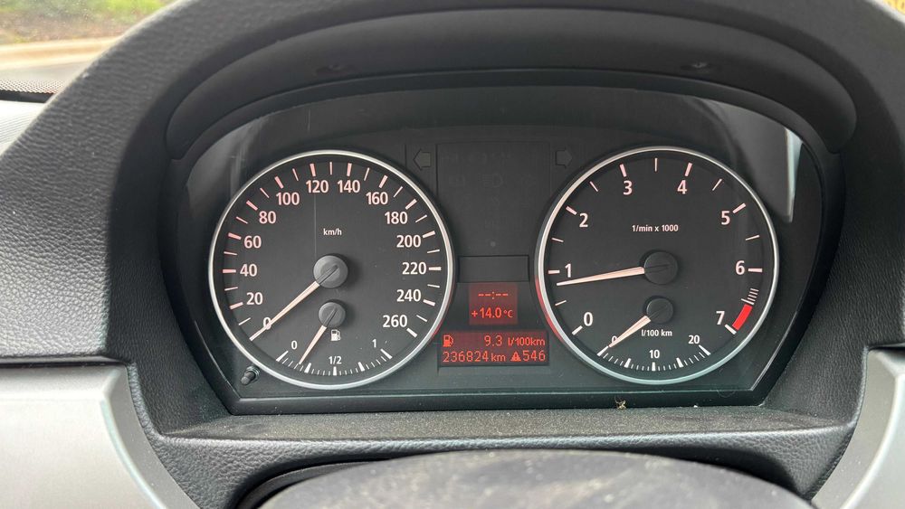 BMW Seria 3 E90 320i