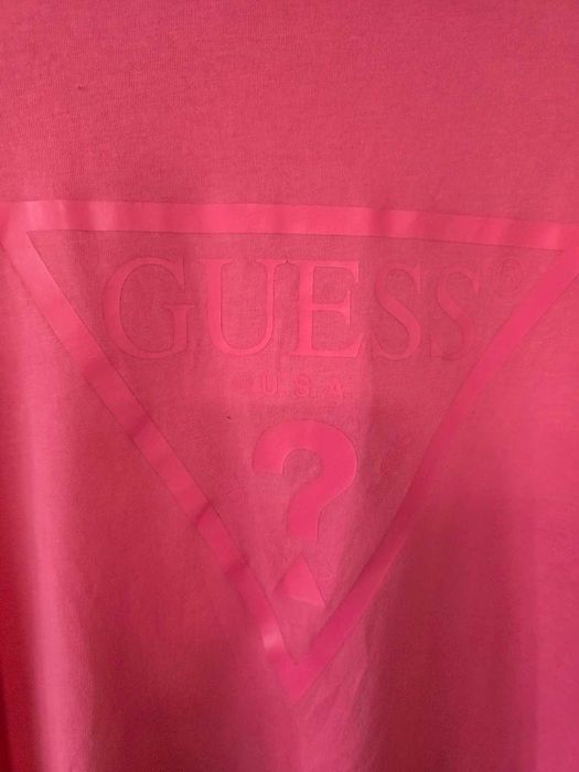 Тениска Guess размер XS, подходяща за S