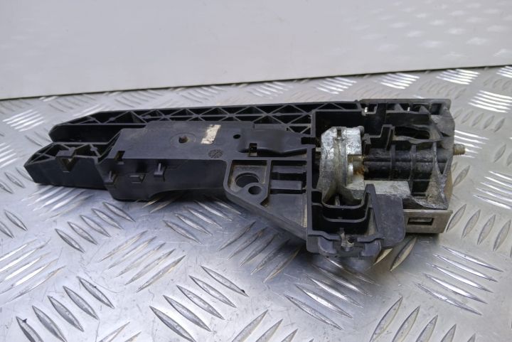 Suport maner  Valeo dreapta spate 8T0837886 Audi A5 8T seria