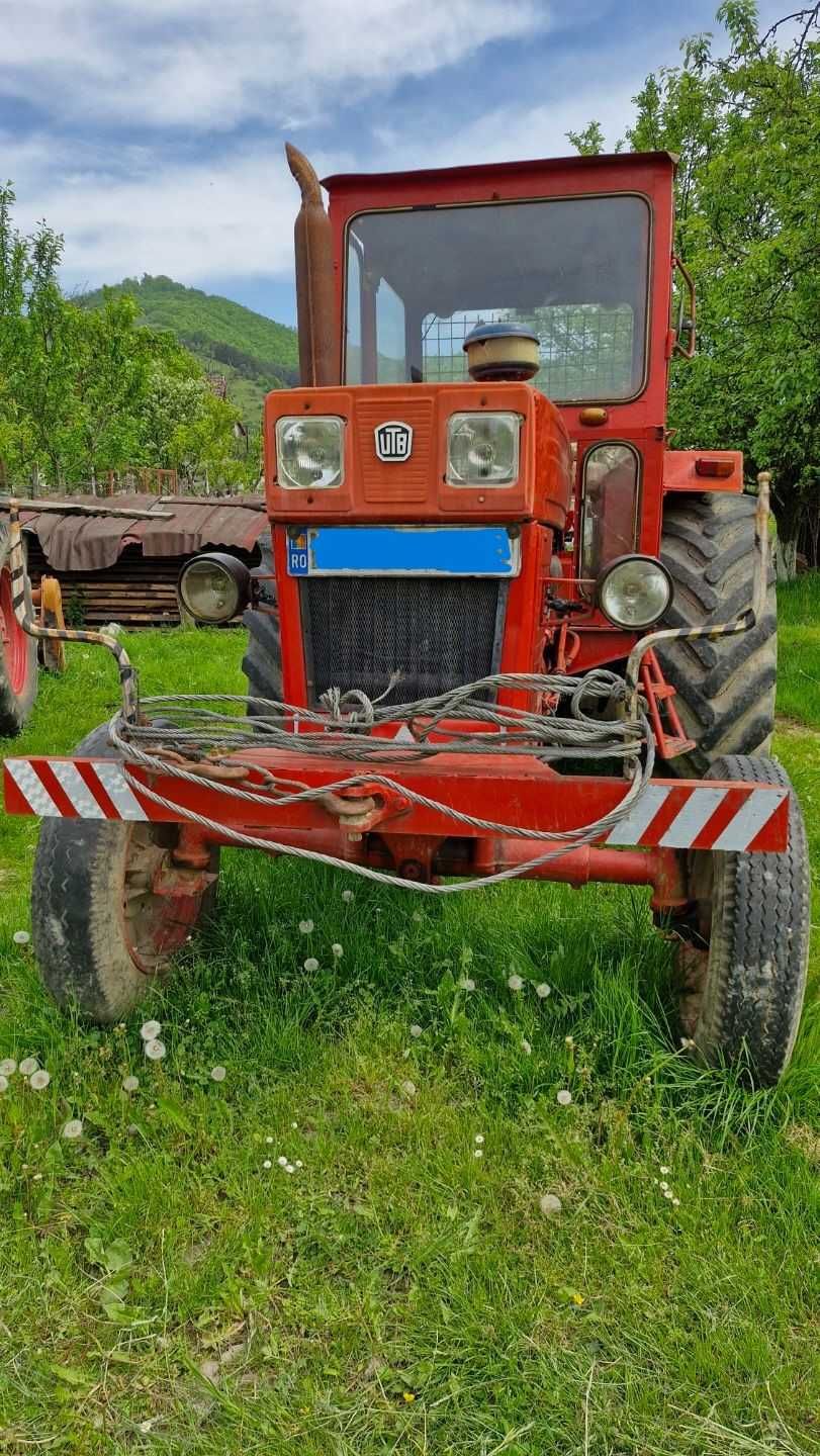 Tractor Universal 650 Echipat de padure