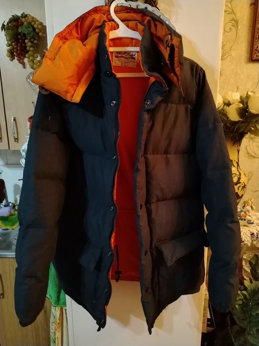 Подростковые, фирменные куртки-пуховики.