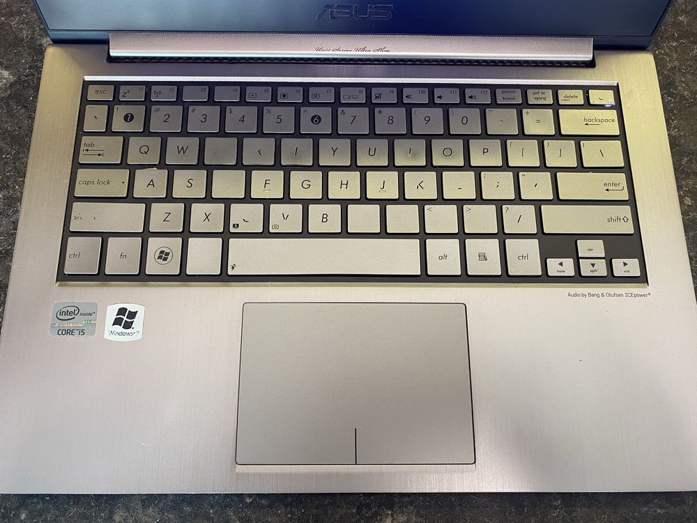 Продавам Лаптоп Asus Zenbook UX31E
