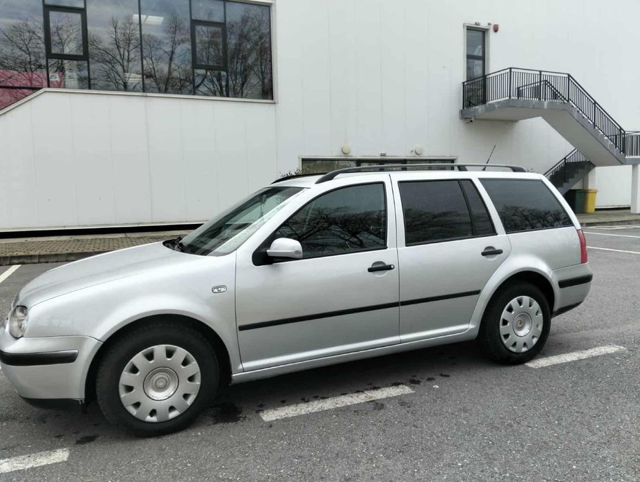 Mașină GOLF, întreginută foarte bine, fară scurgeri sau defecte.