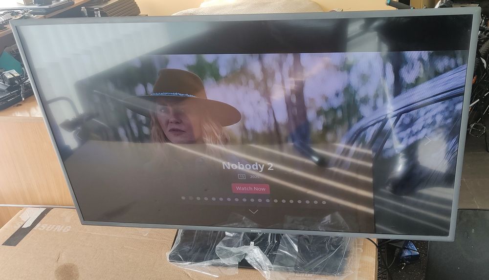 Телевизор Samsung 49" HG49EE690DB
- 49 Инча Diagonal Class HE690 Seri