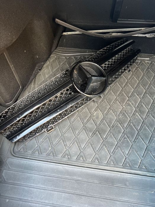 Решетка за Mercedes-Benz CLS W219