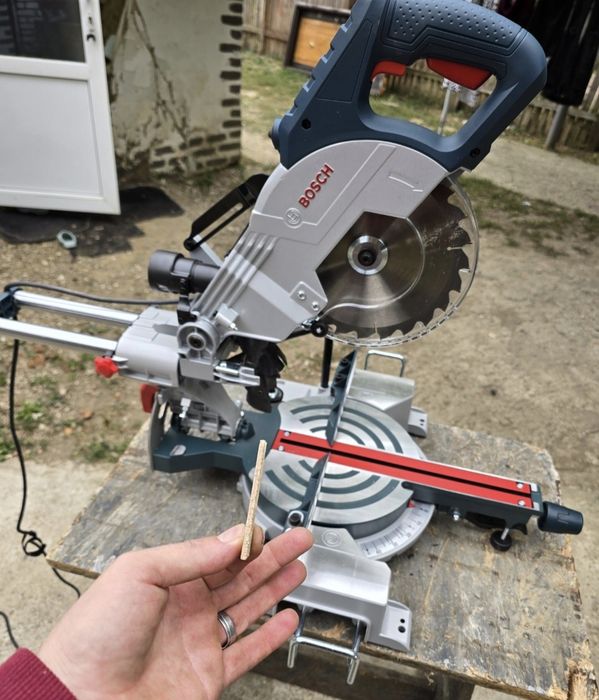 Vand circular pe sina nou bosch