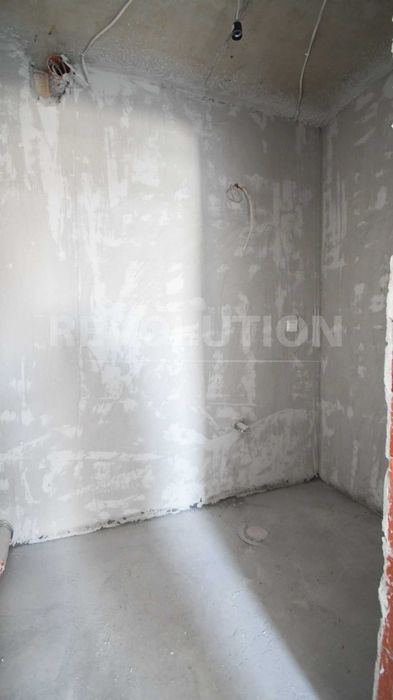 Продава се Тристаен апартамент в София, Център - 97 кв.м за 1987 €/кв.м - Снимка #2